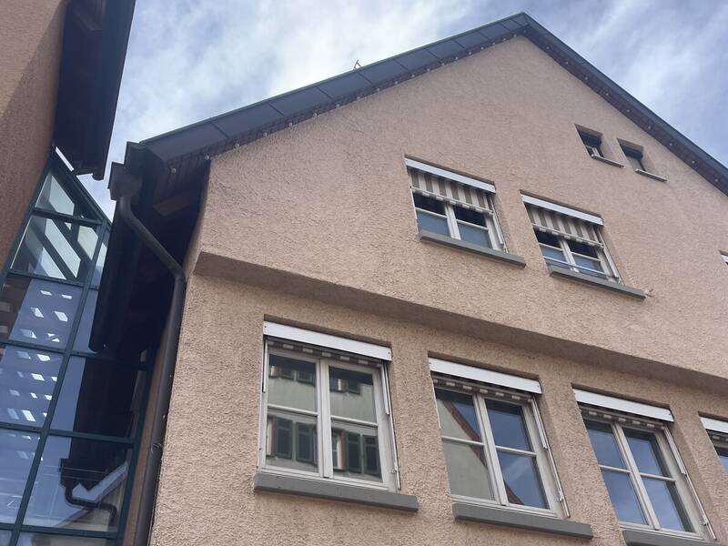 Der Eingang zum Verwaltungssitz Marktplatz 3 in Weil der Stadt.
